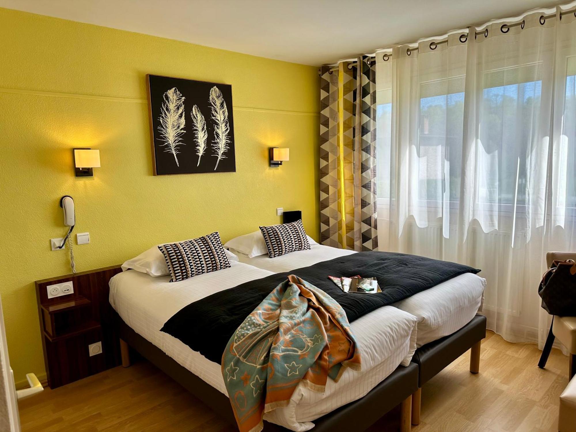 Hotel Brun Saint-Lattier Exterior photo